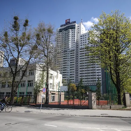 Eden Lucka * وارسو